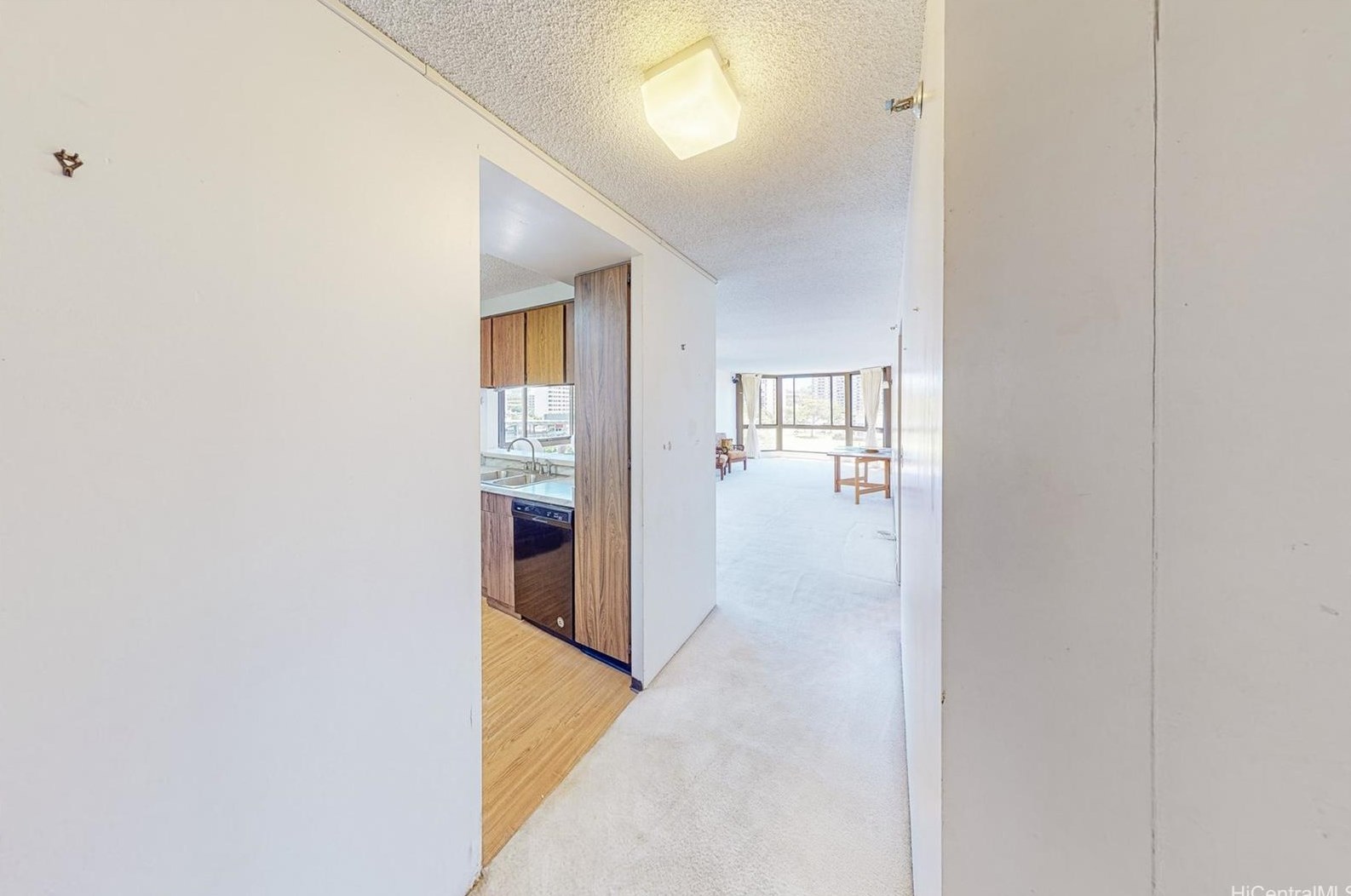 5080 Likini St #518, Honolulu, HI 96818
