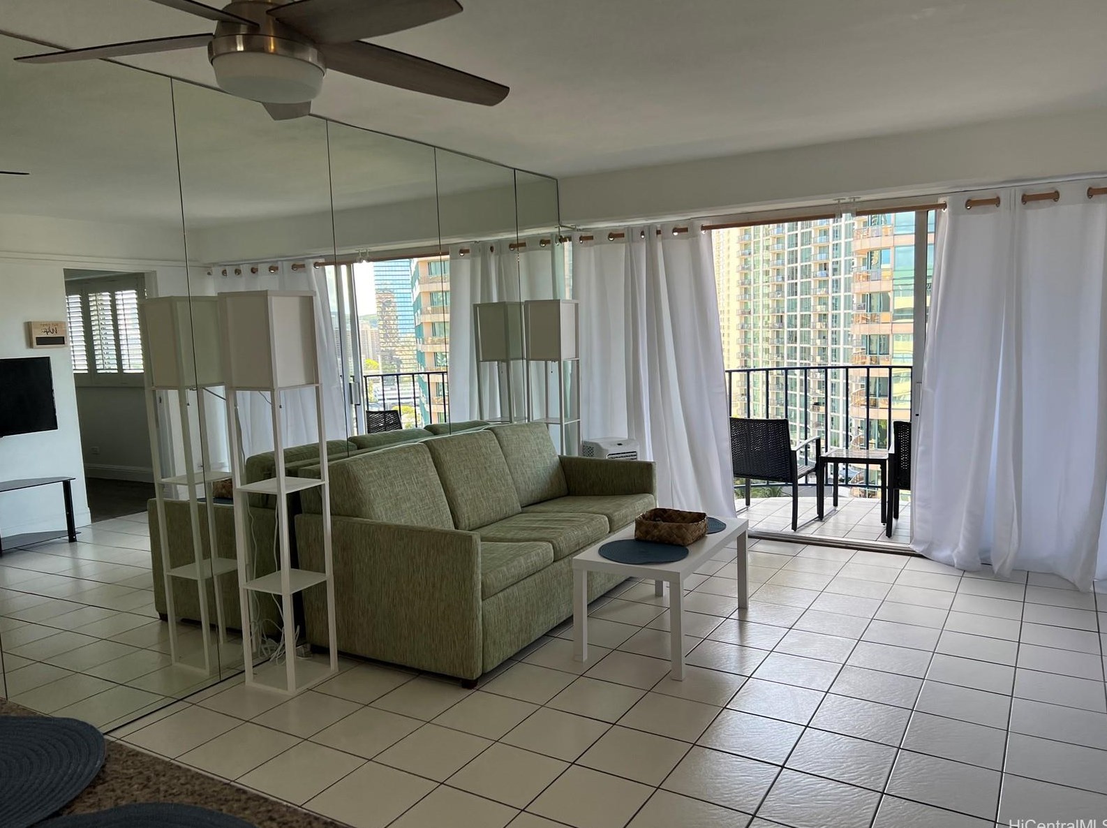 1909 Ala Wai Blvd #1507, Honolulu, HI 96815