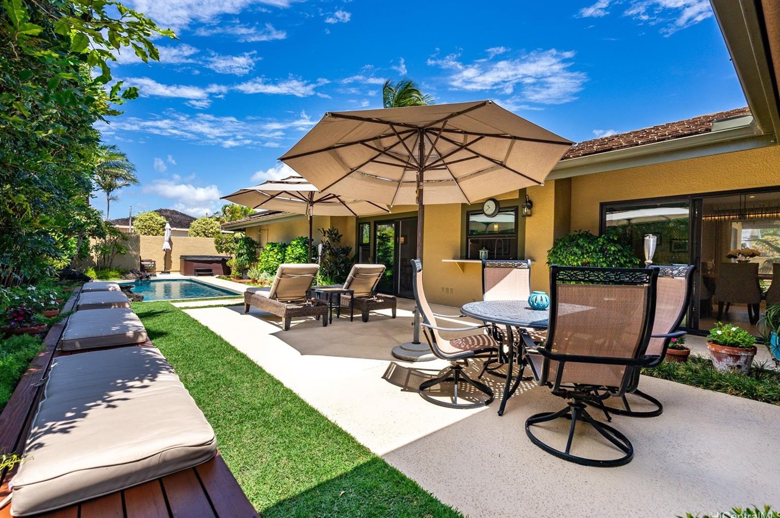 7763 Kalohelani Pl, Honolulu, HI 96825