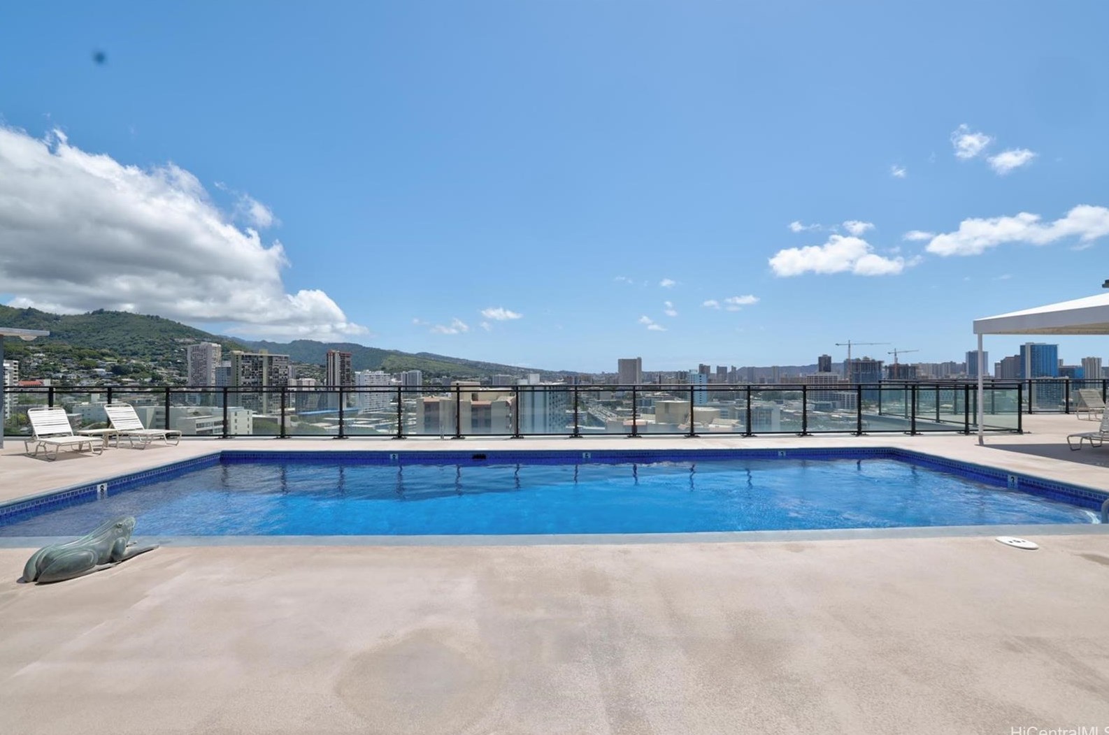 1415 Victoria St, Honolulu HI  96822-3685 exterior