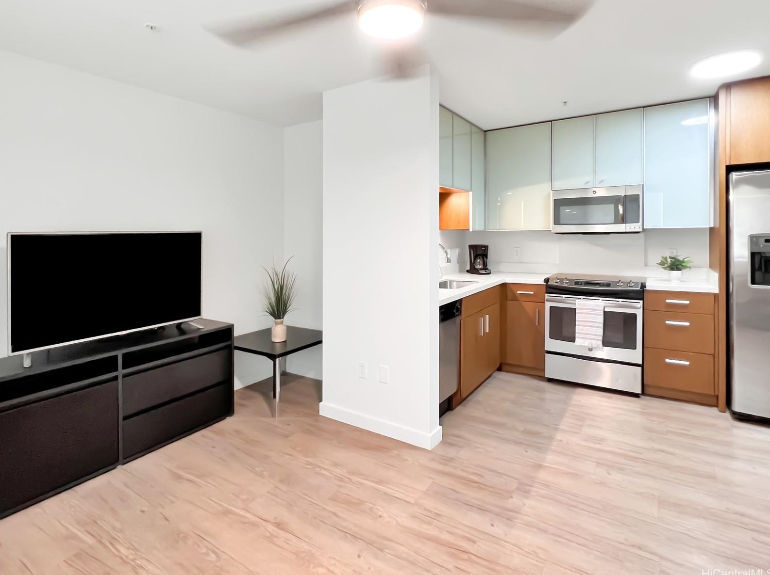 1310 Pensacola St, Honolulu HI  96814-1158 exterior