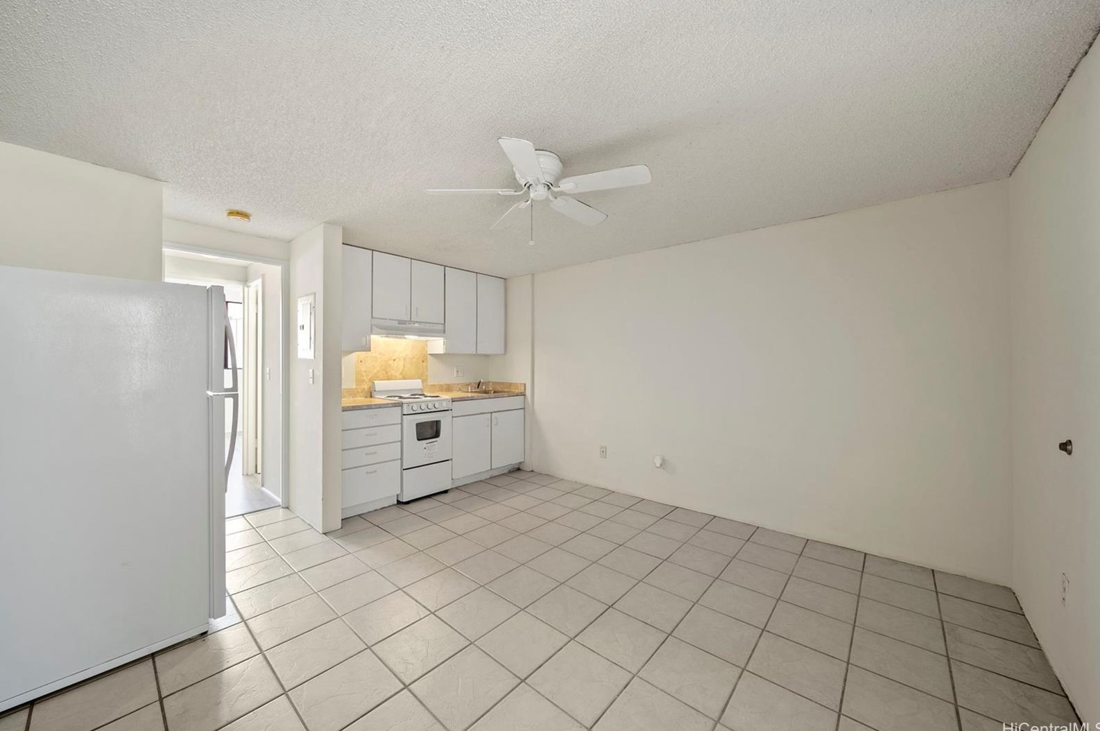 2860 Waialae Ave #316, Honolulu, HI 96826