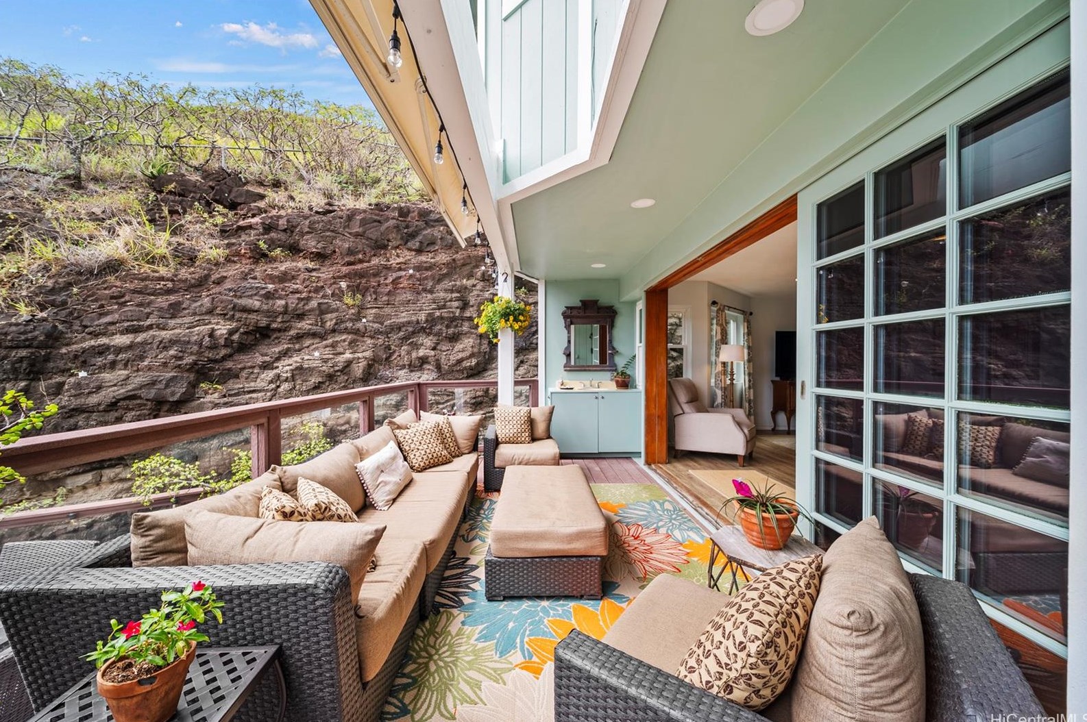 818 Kealahou St, Honolulu HI  96825-2966 exterior