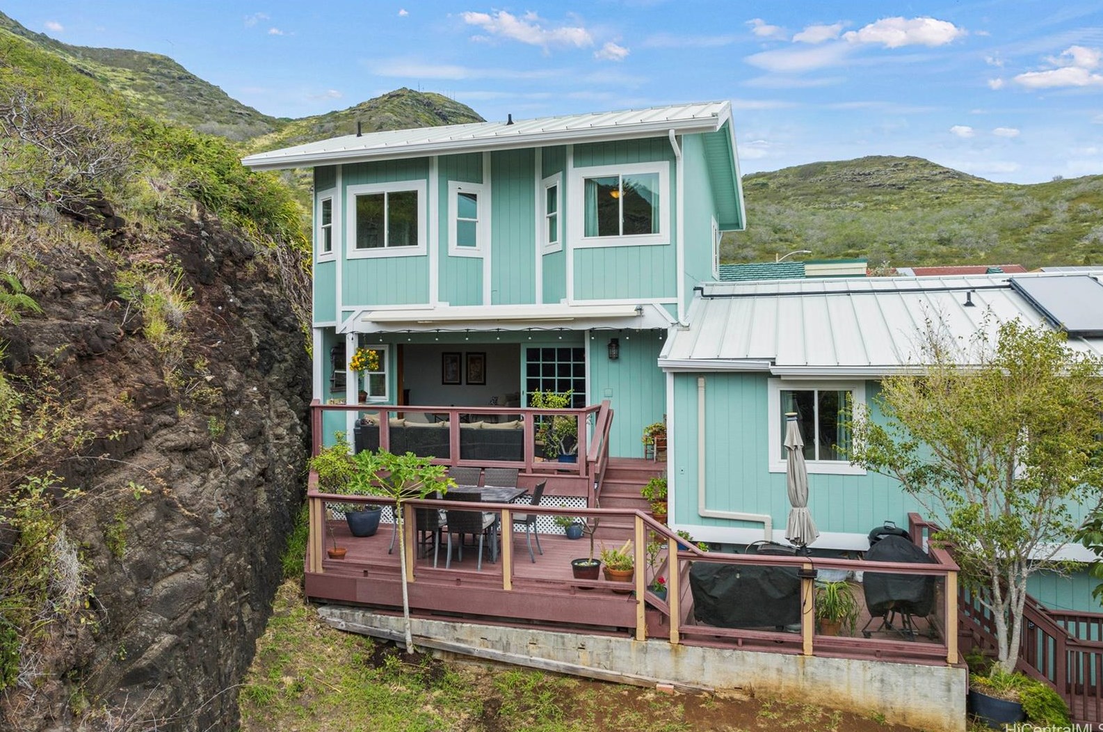 818 Kealahou St, Honolulu, HI 96825
