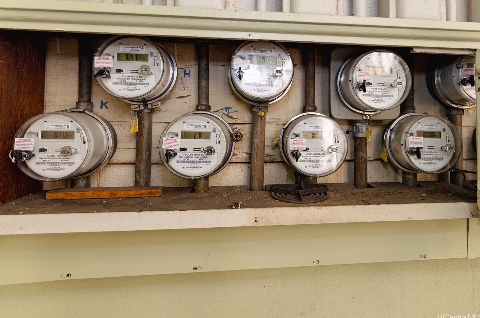 448 Kaiolu St, Honolulu HI 96815-2296 exterior