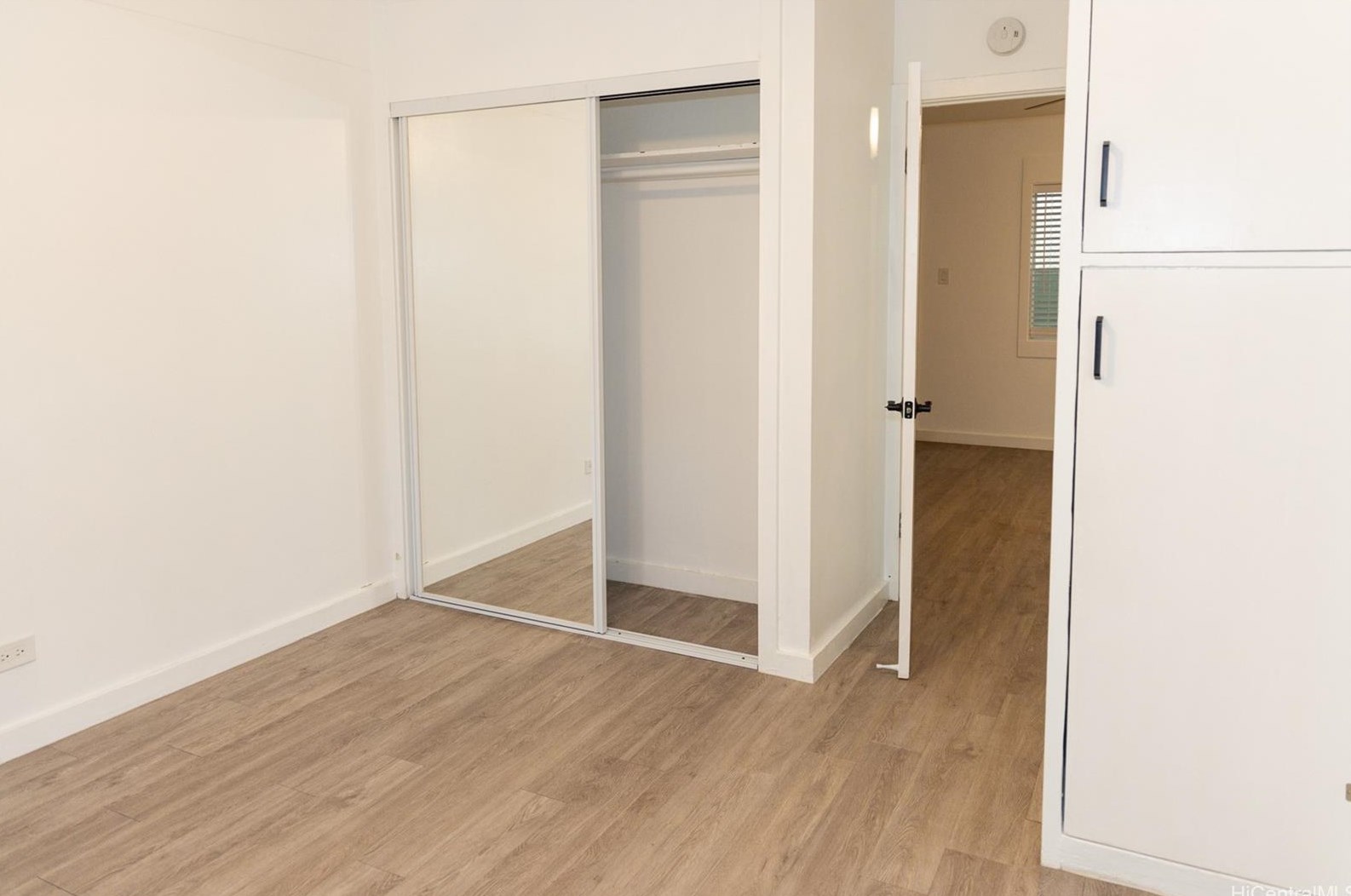 448 Kaiolu St, Honolulu HI 96815-2296 exterior