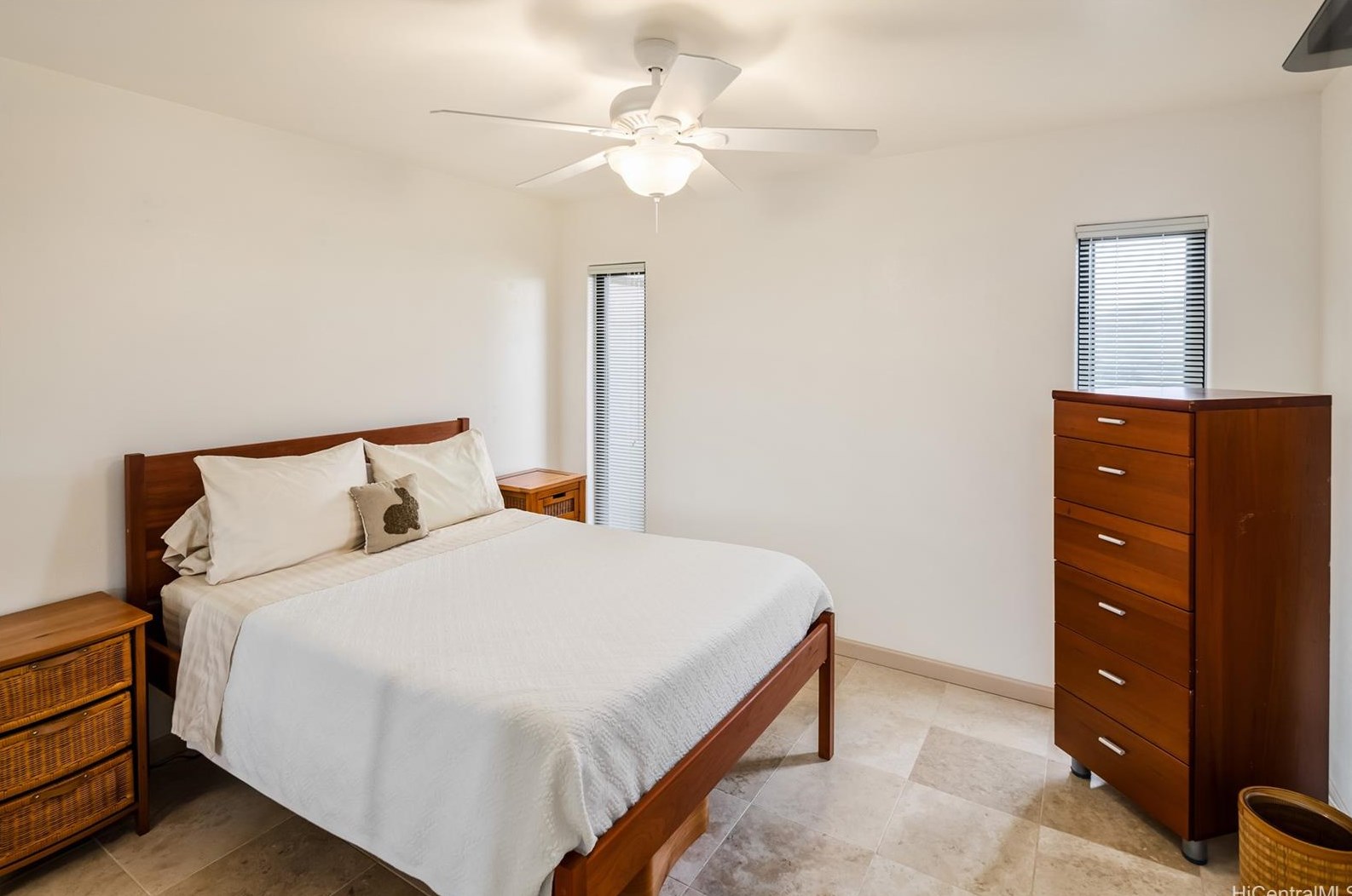 572 Maono Loop, Honolulu HI  96821-2527 exterior