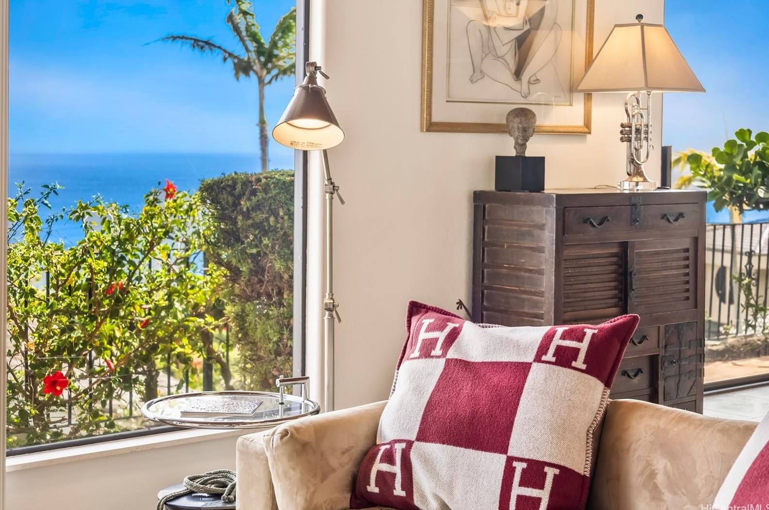 572 Maono Loop, Honolulu, HI 96821-2527