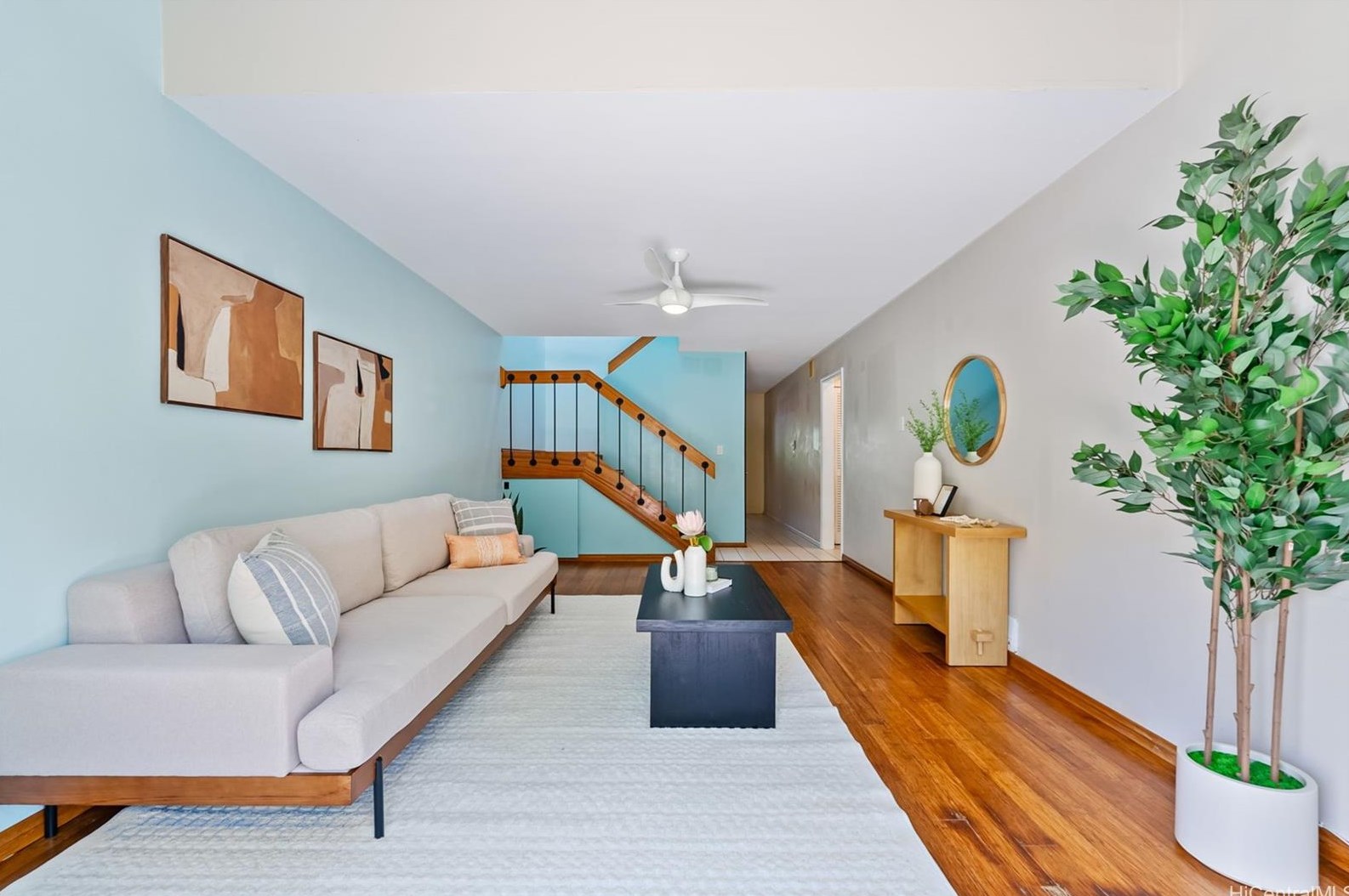 529 Pepeekeo St, Honolulu, HI 96825-1135