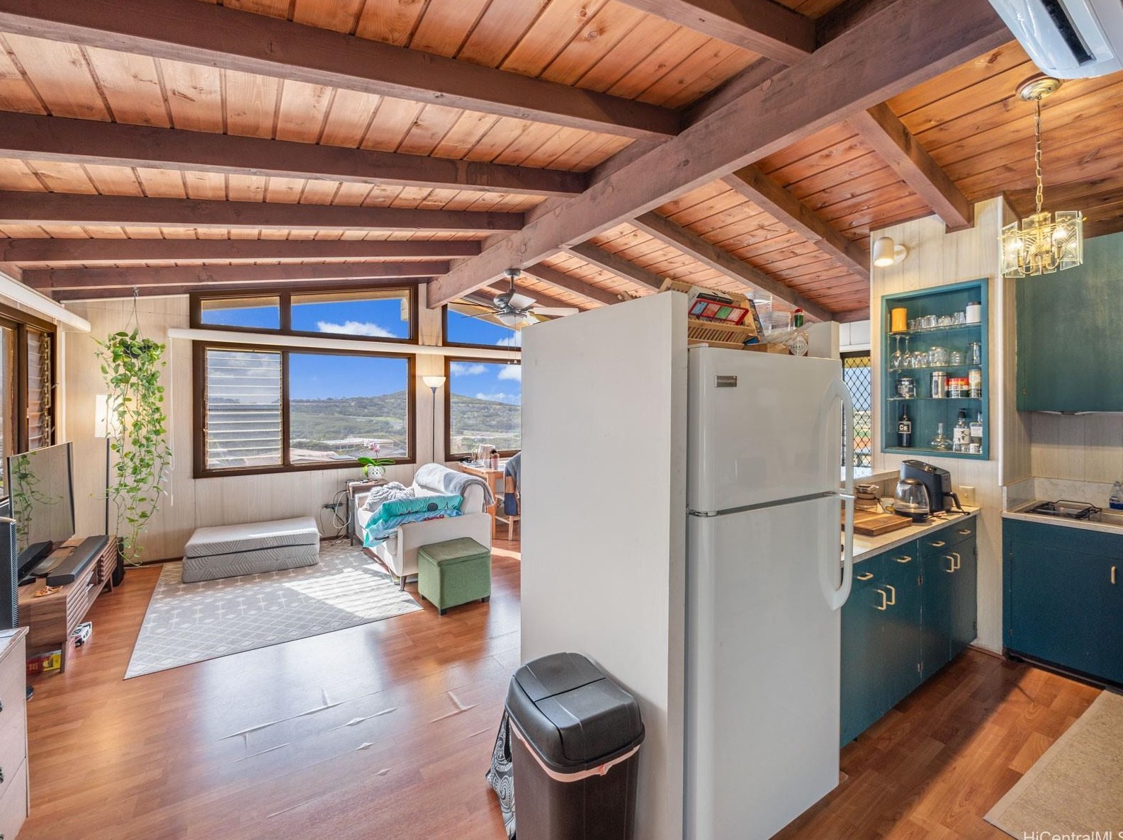 99-671 Pohue St, Aiea, HI 96701