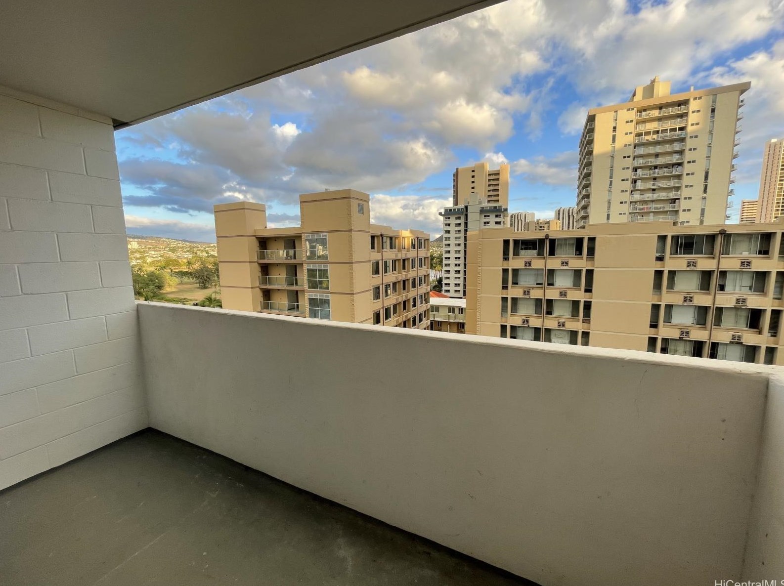 2421 Ala Wai Blvd #903, Honolulu, HI 96815
