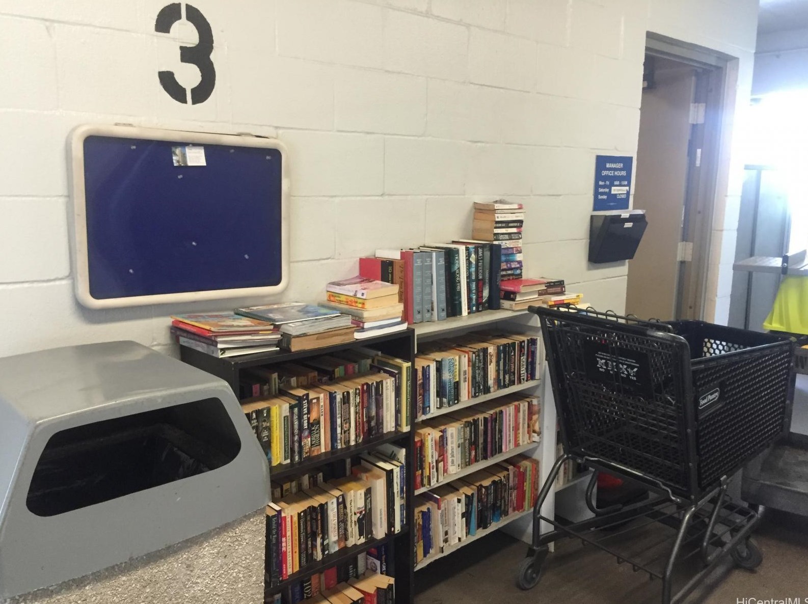 2421 Ala Wai Blvd, Honolulu HI  96815-3431 exterior