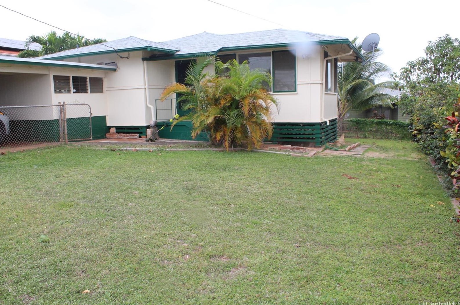 1239 Puu Kipa St, Pearl City, HI 96782-2723