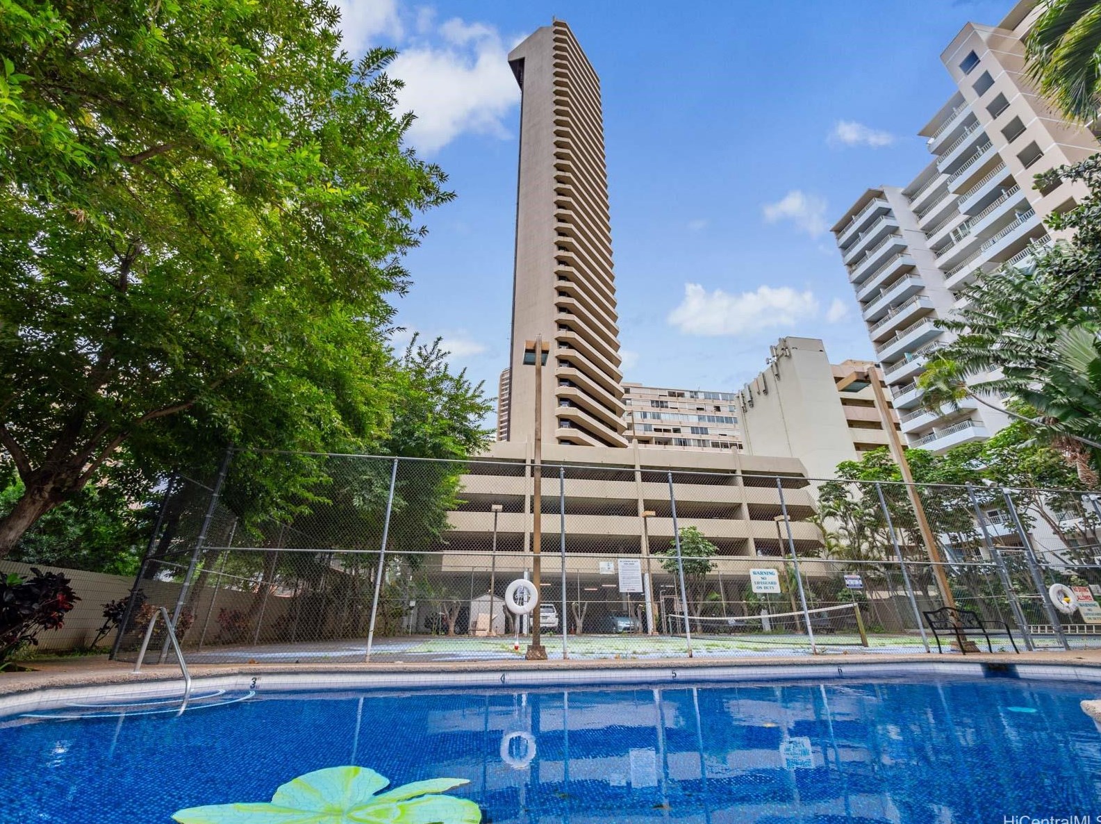 1700 Ala Moana Blvd, Honolulu HI  96815-1415 exterior
