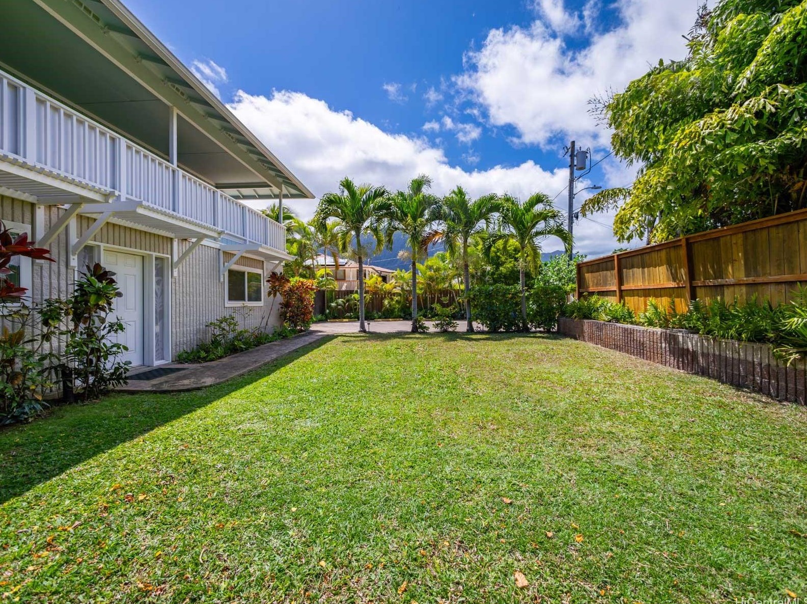 41-38 Ehukai St, Waimanalo HI  exterior