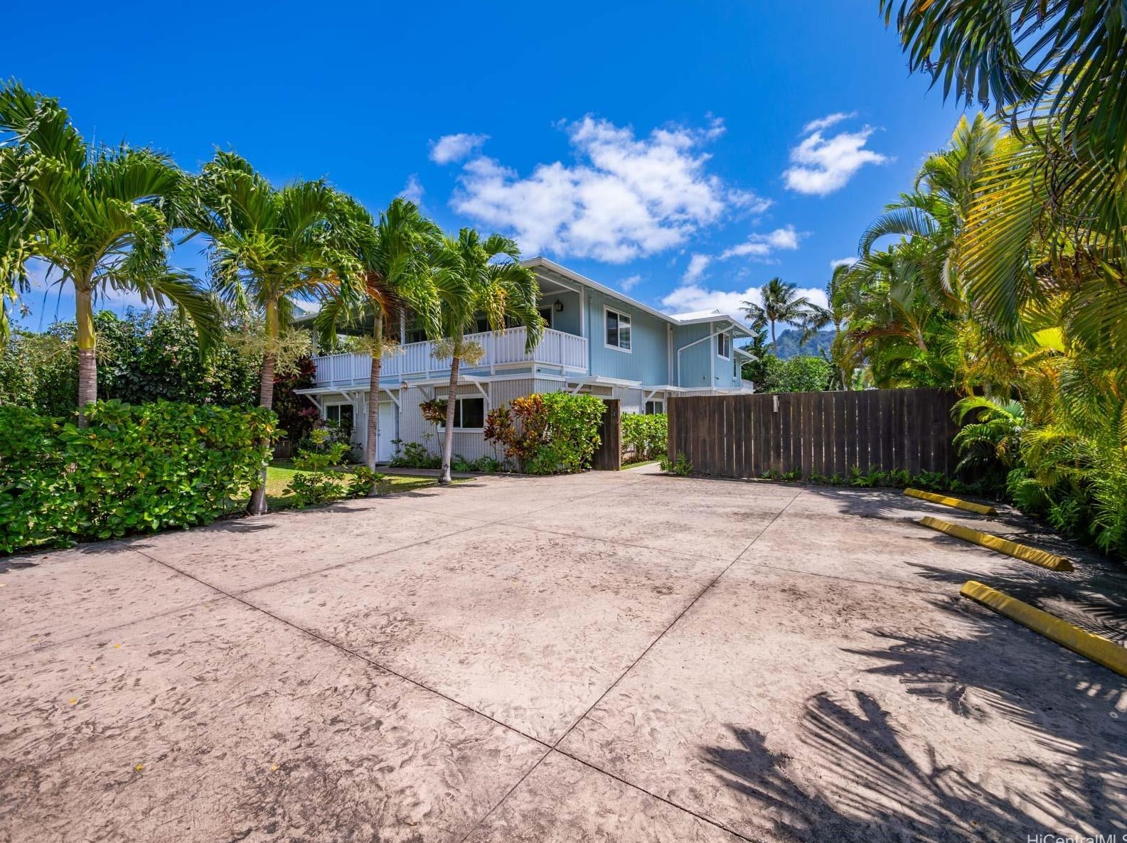 41-38 Ehukai St, Waimanalo, HI 96795-1605