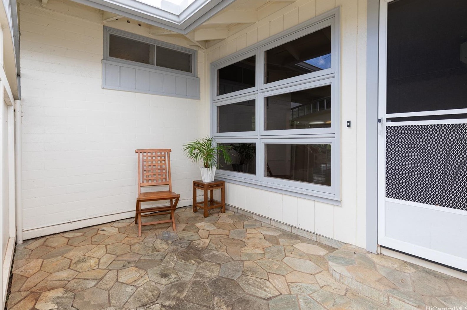 1301 Wawe Pl, Honolulu, HI 96818