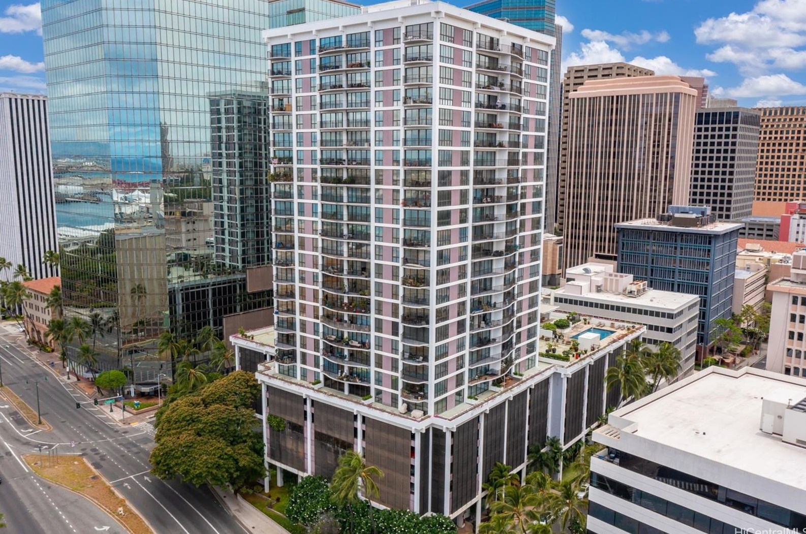 700 Richards St, Honolulu HI  96813-4605 exterior