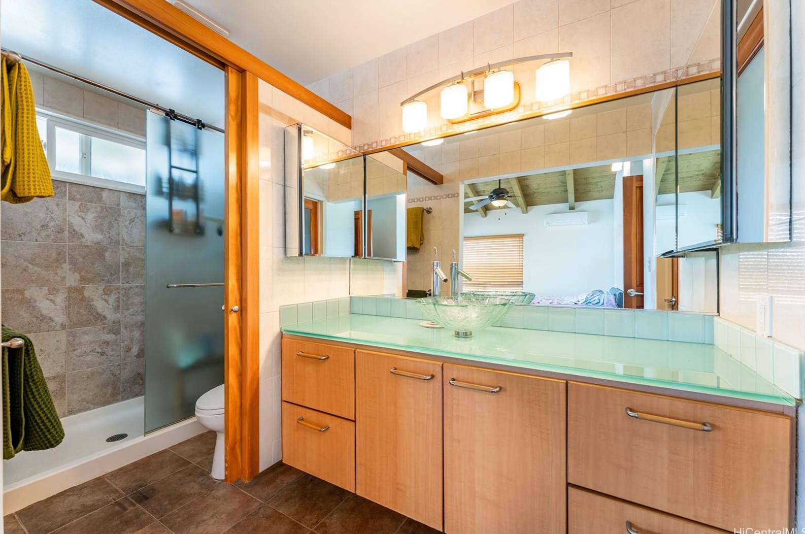 6957 Niumalu Loop, Honolulu HI  96825-1644 exterior