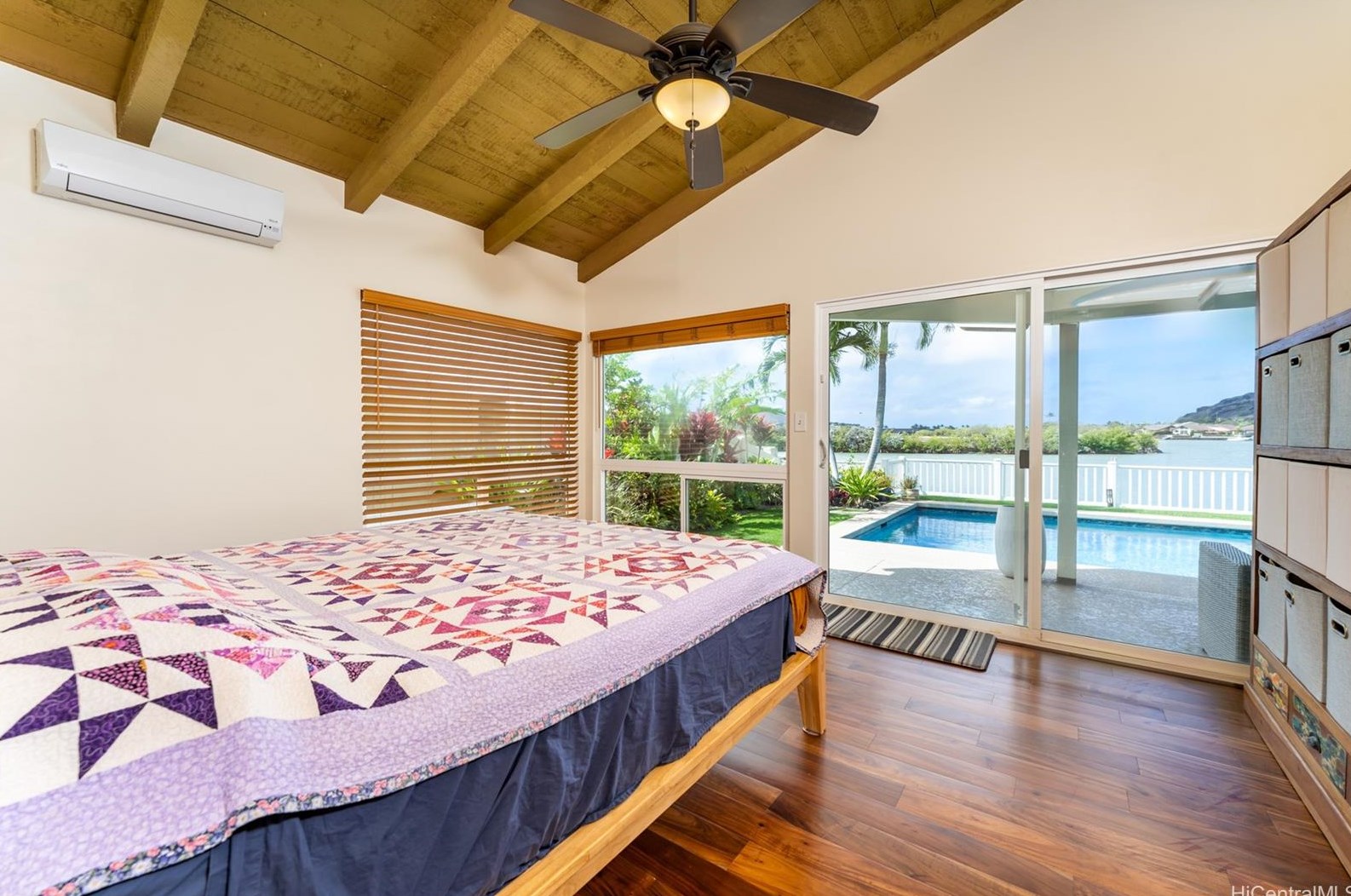 6957 Niumalu Loop, Honolulu HI  96825-1644 exterior