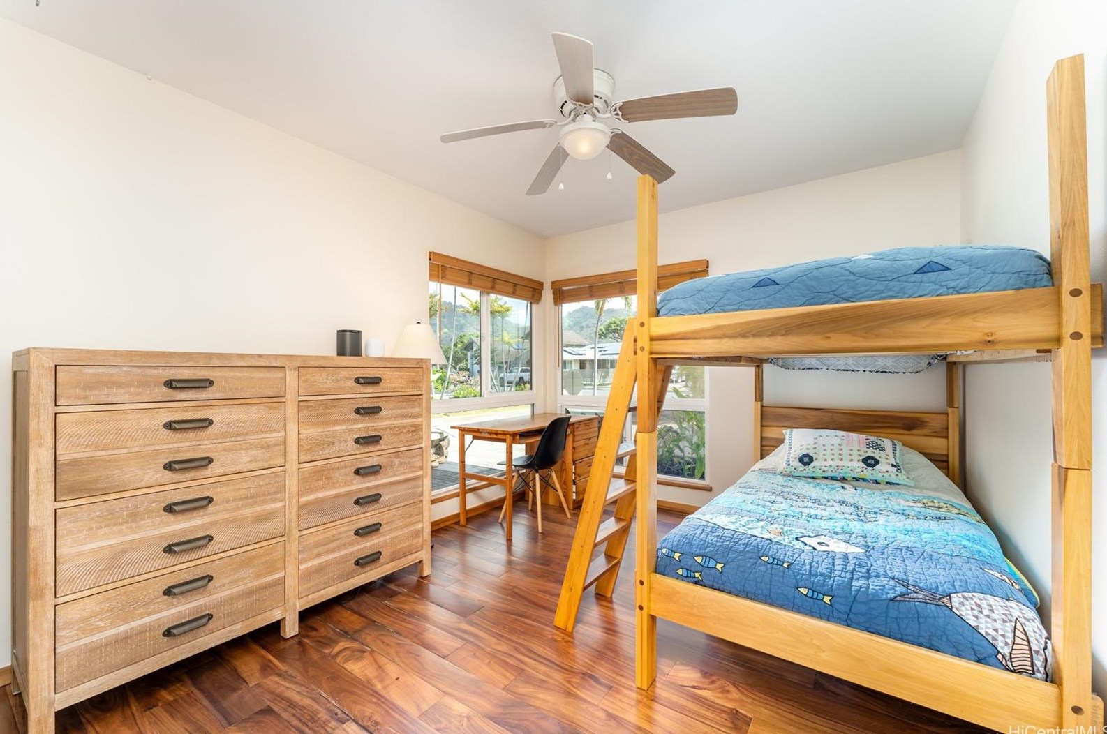 6957 Niumalu Loop, Honolulu HI  96825-1644 exterior