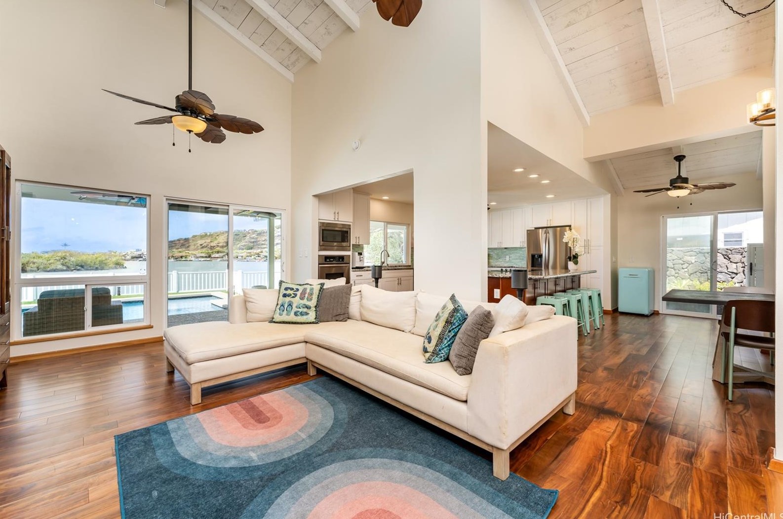 6957 Niumalu Loop, Honolulu HI  96825-1637 exterior