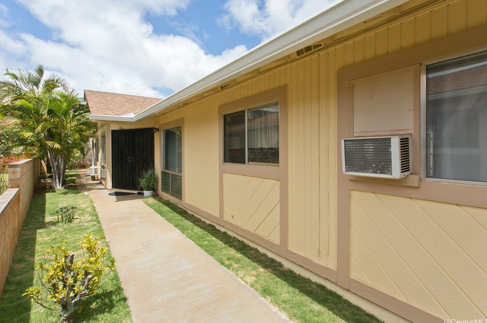 94-830 Nolupe St, Waipahu, HI 96797
