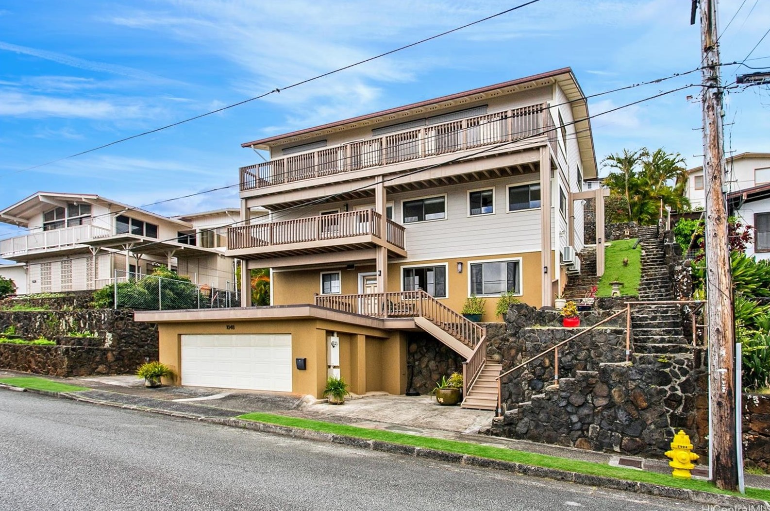 1048 Kalikimaka St, Honolulu, HI 96817-1222