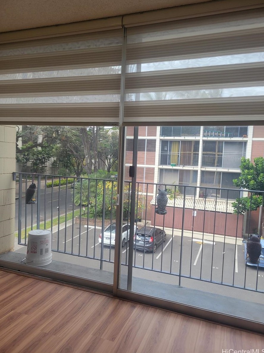 909 Kaheka St, Honolulu, HI 96814-2450