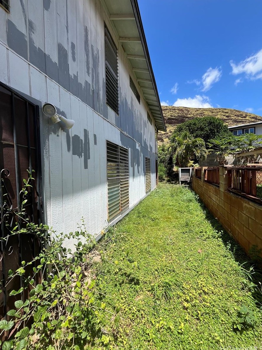 86-406 Kawili St, Nanakuli, HI 96792-2938