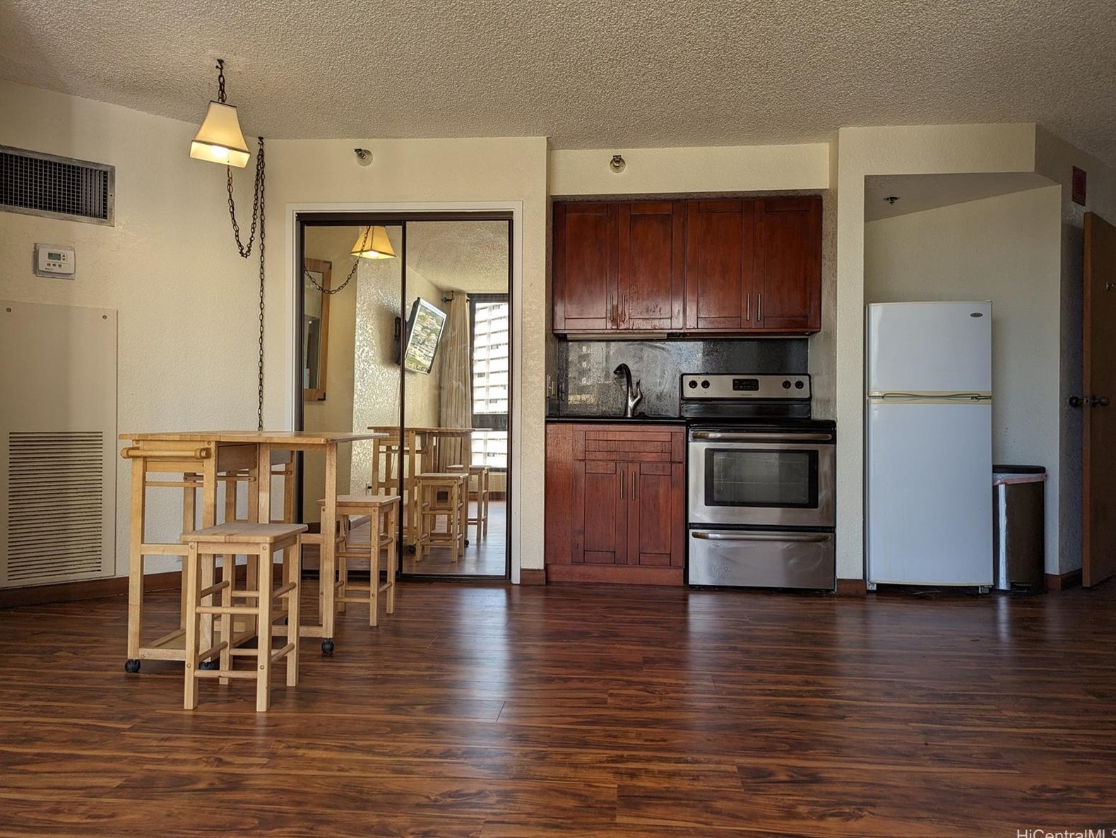 300 Wai Nani Way #1105, Honolulu, HI 96815