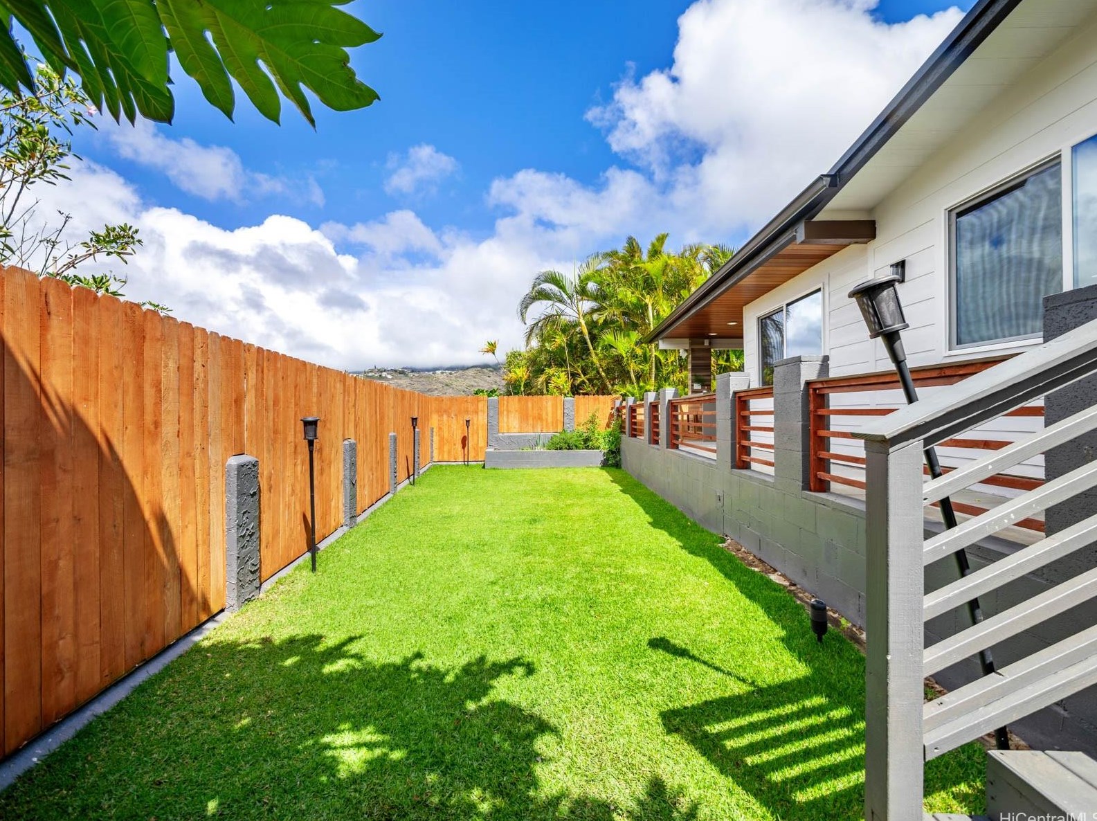 794 Ahukini St, Honolulu HI  96825-2425 exterior