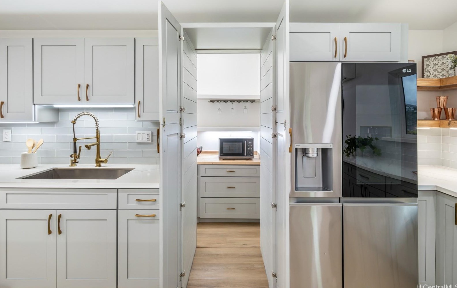 794 Ahukini St, Honolulu HI  96825-2425 exterior