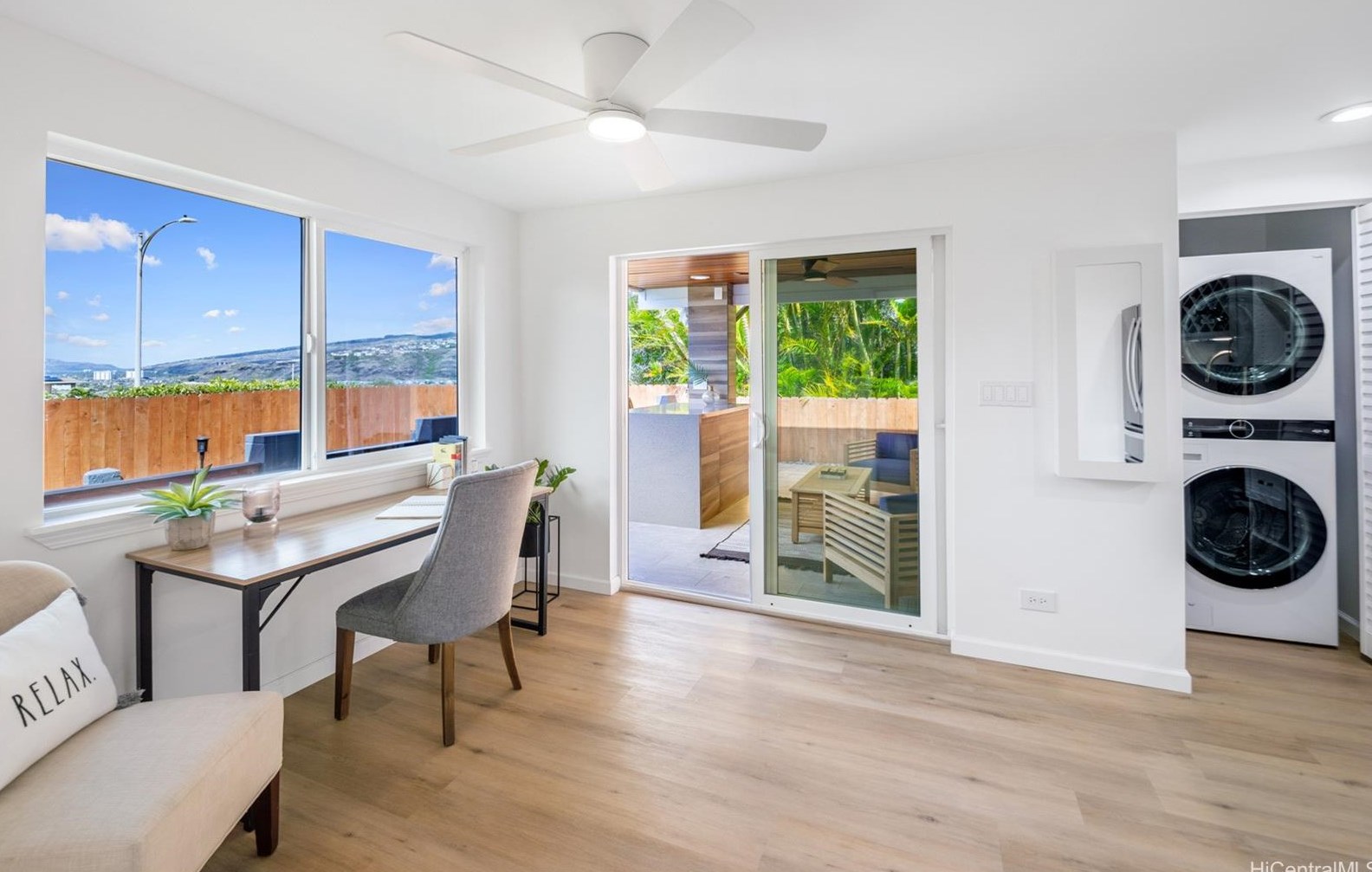 794 Ahukini St, Honolulu HI  96825-2425 exterior