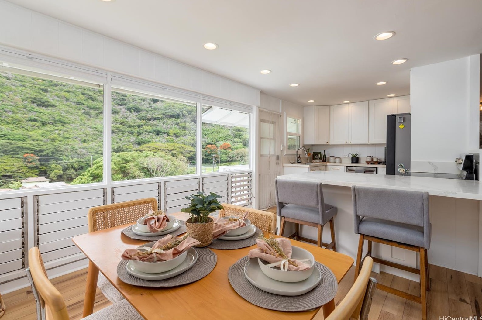 1848 Ala Noe Pl, Honolulu, HI 96819-1455