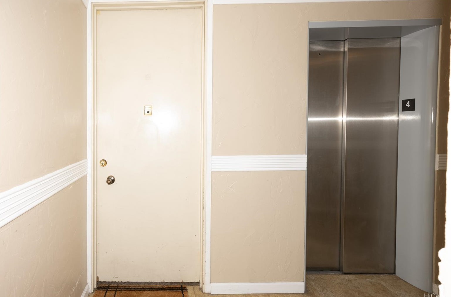 2085 Ala Wai Blvd, Honolulu HI  96815-2149 exterior