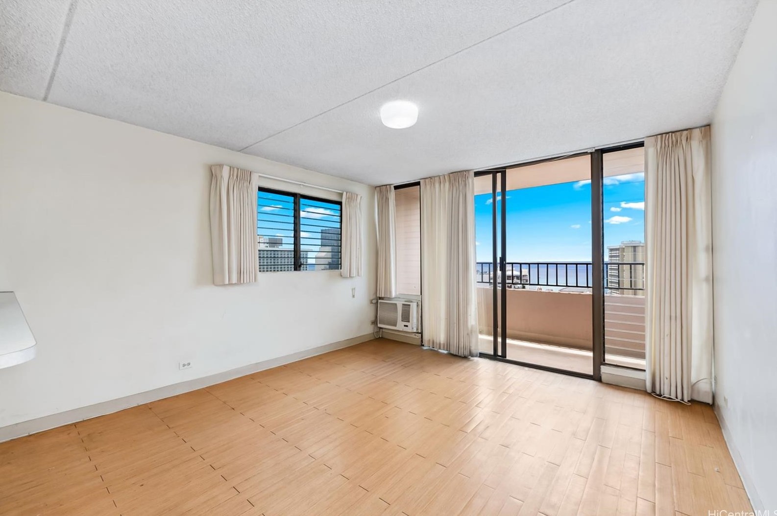 2240 Kuhio Ave #2708, Honolulu, HI 96815