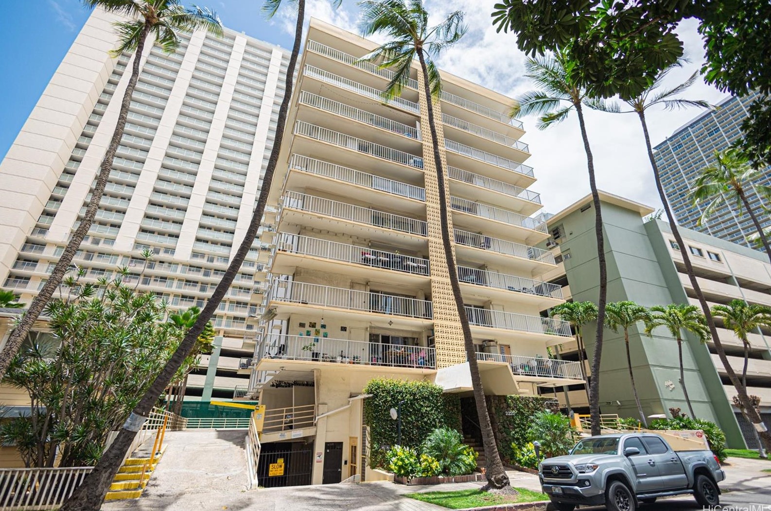 2222 Aloha Dr, Honolulu, HI 96815-2844