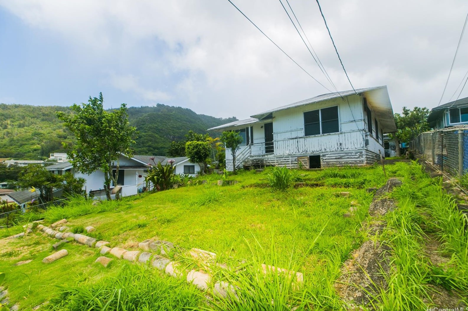 1832 Akone Pl, Honolulu, HI 96819-2803