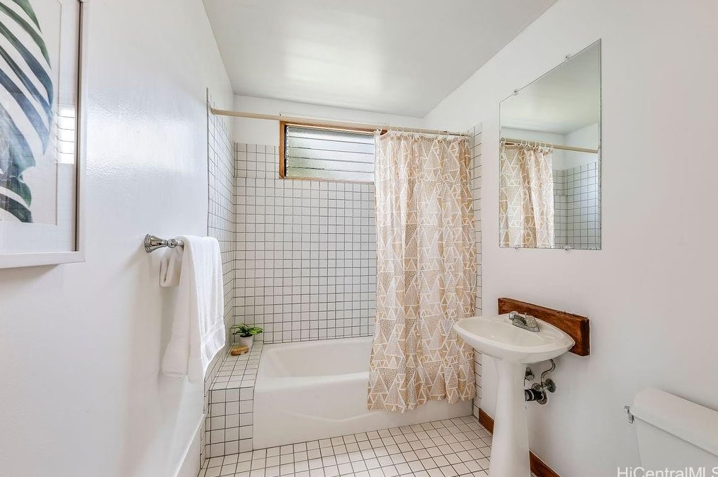 1649 Bertram St, Honolulu HI  96816-1928 exterior