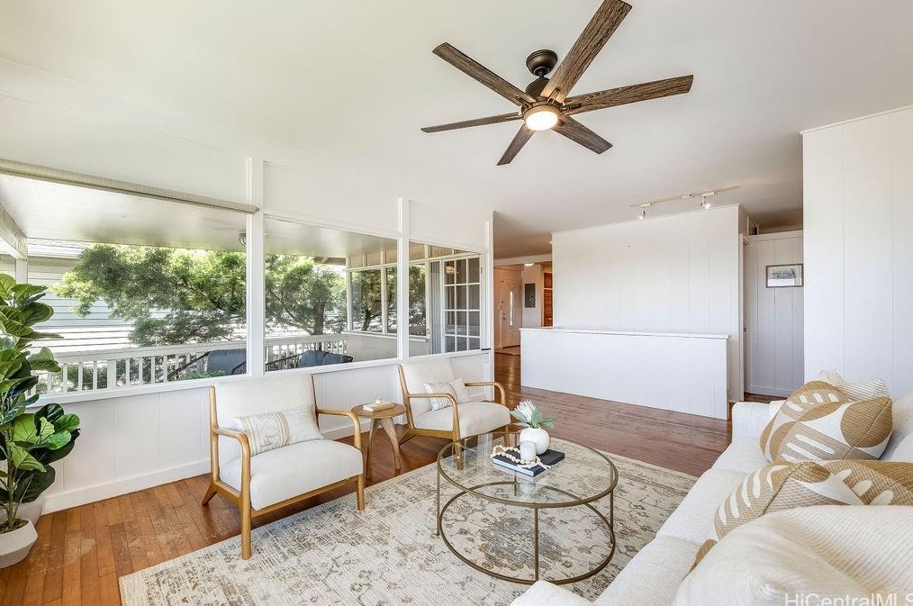 1649 Bertram St, Honolulu, HI 96816-1928