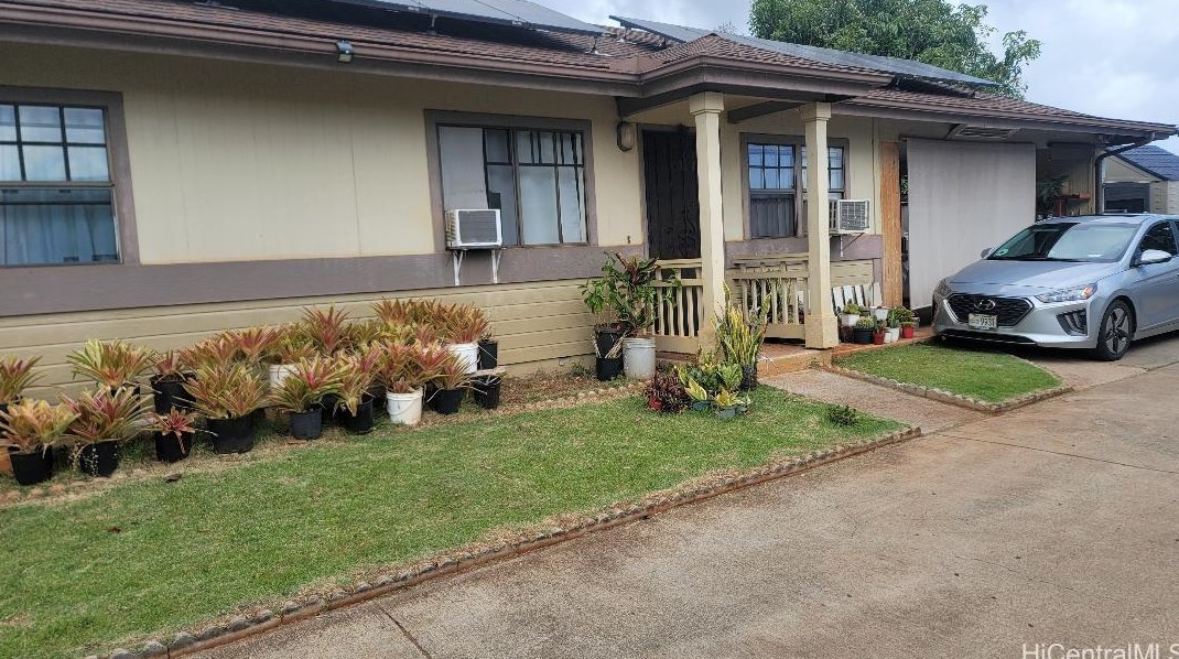 94-207 Kaiholena Pl, Waipahu, HI 96797-5407