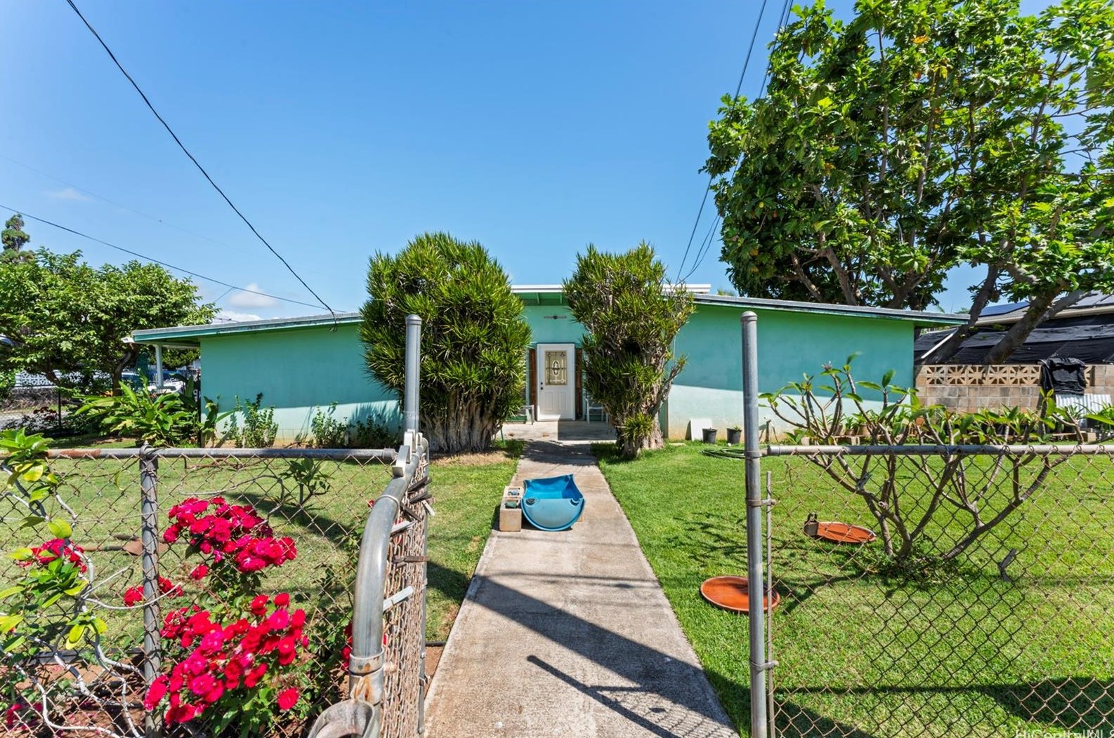 628 Kuaaina Way, Kailua, HI 96734-2255
