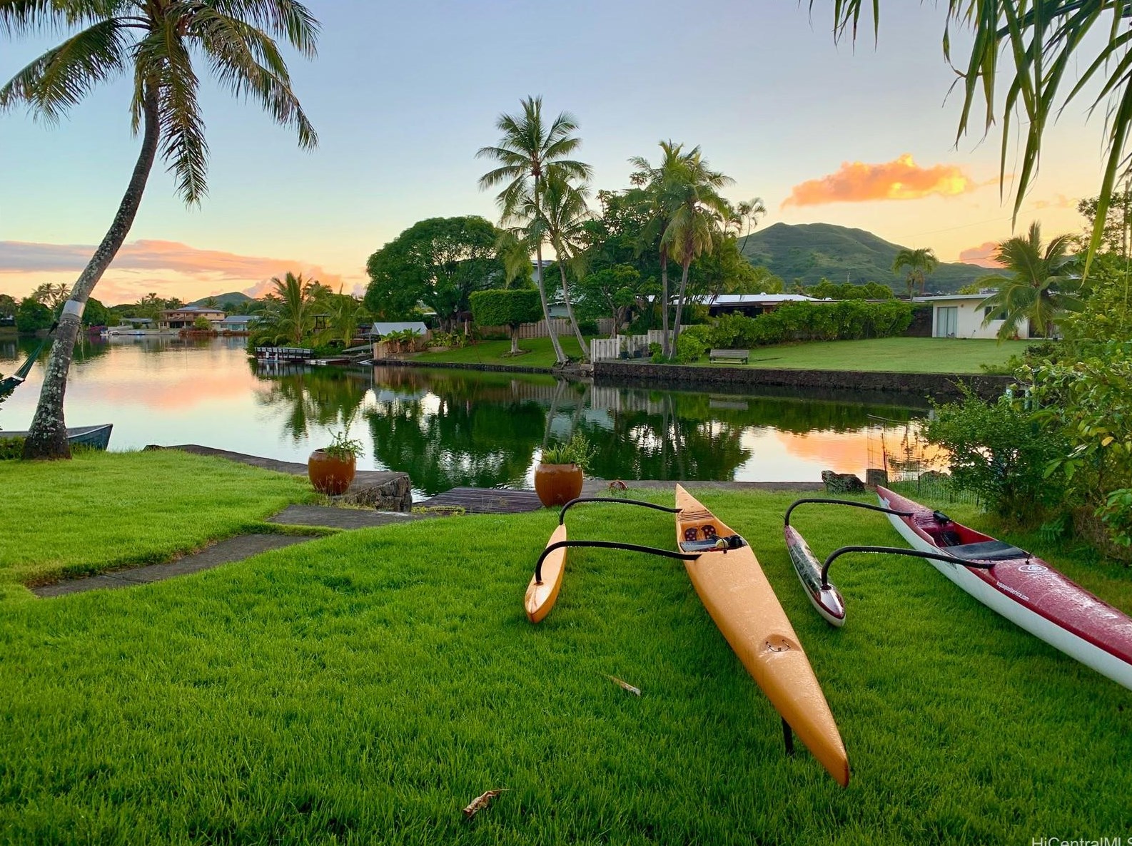1409 Kahili St, Kailua, HI 96734-4064
