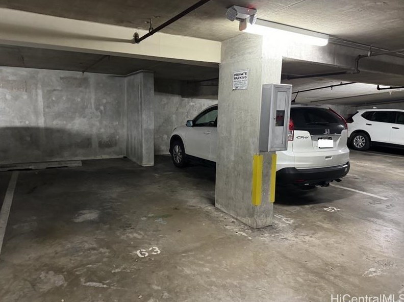 2752 Kaaha St, Honolulu HI 96826-4753 exterior