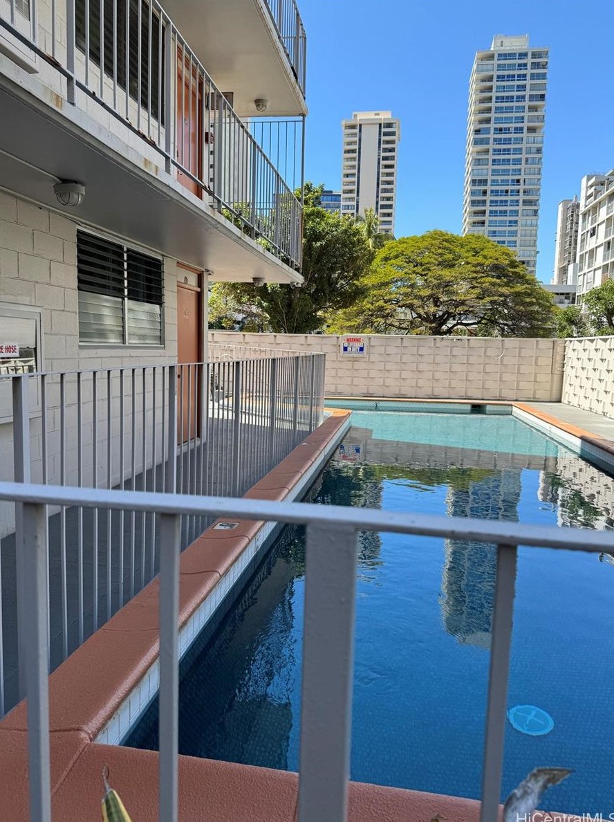 236 Liliuokalani Ave, Honolulu HI 96815-3539 exterior