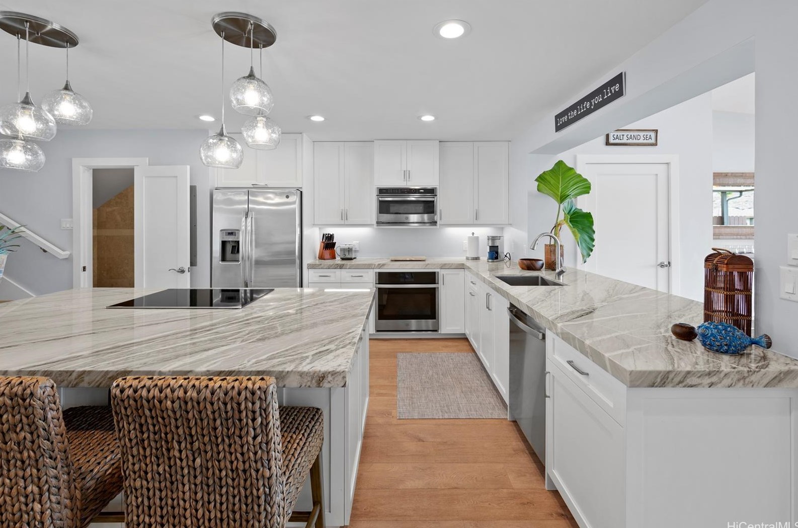 409 Koko Isle Cir #9905, Honolulu, HI 96825