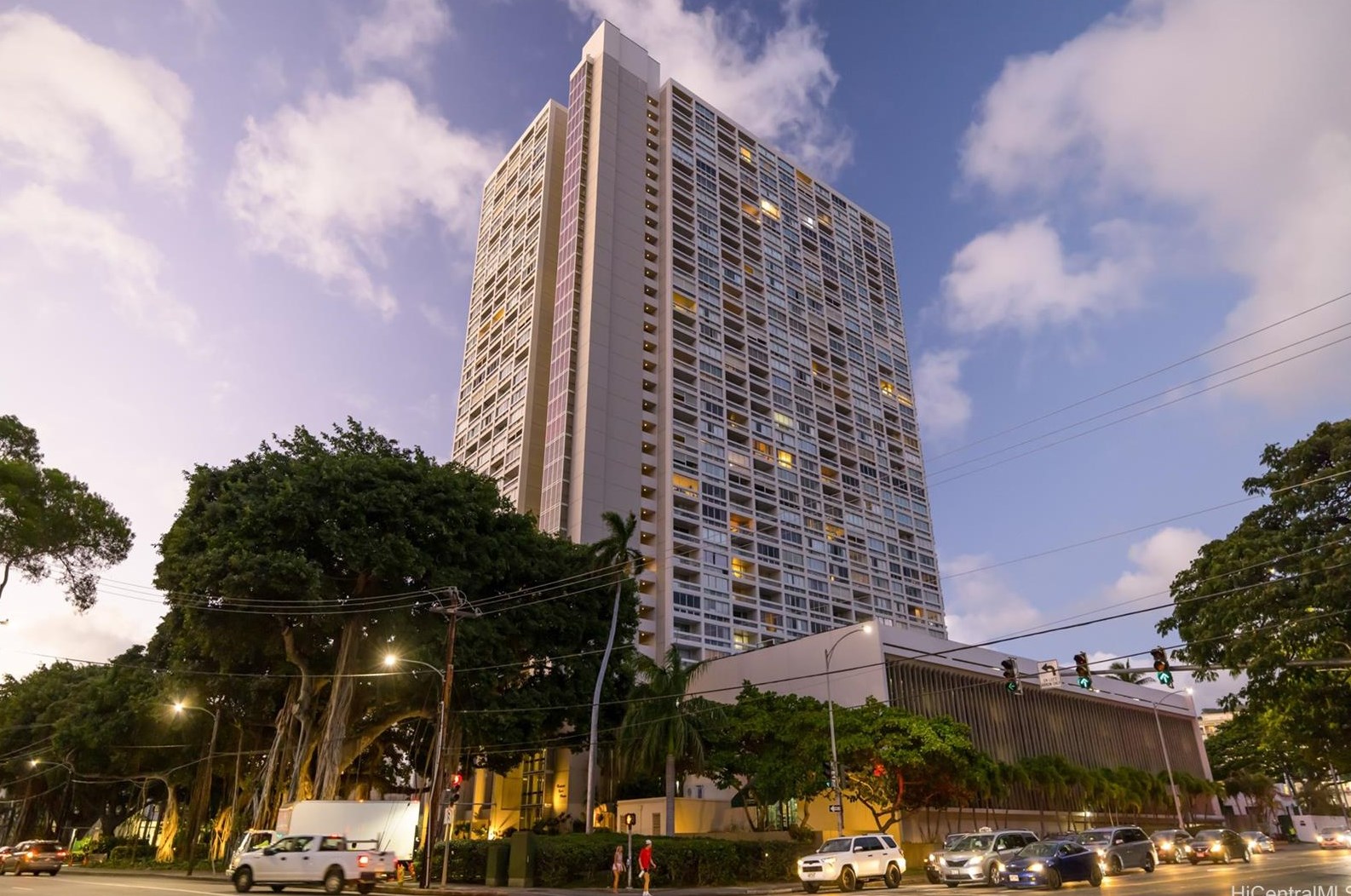 1212 Punahou St, Honolulu HI  96826-1031 exterior