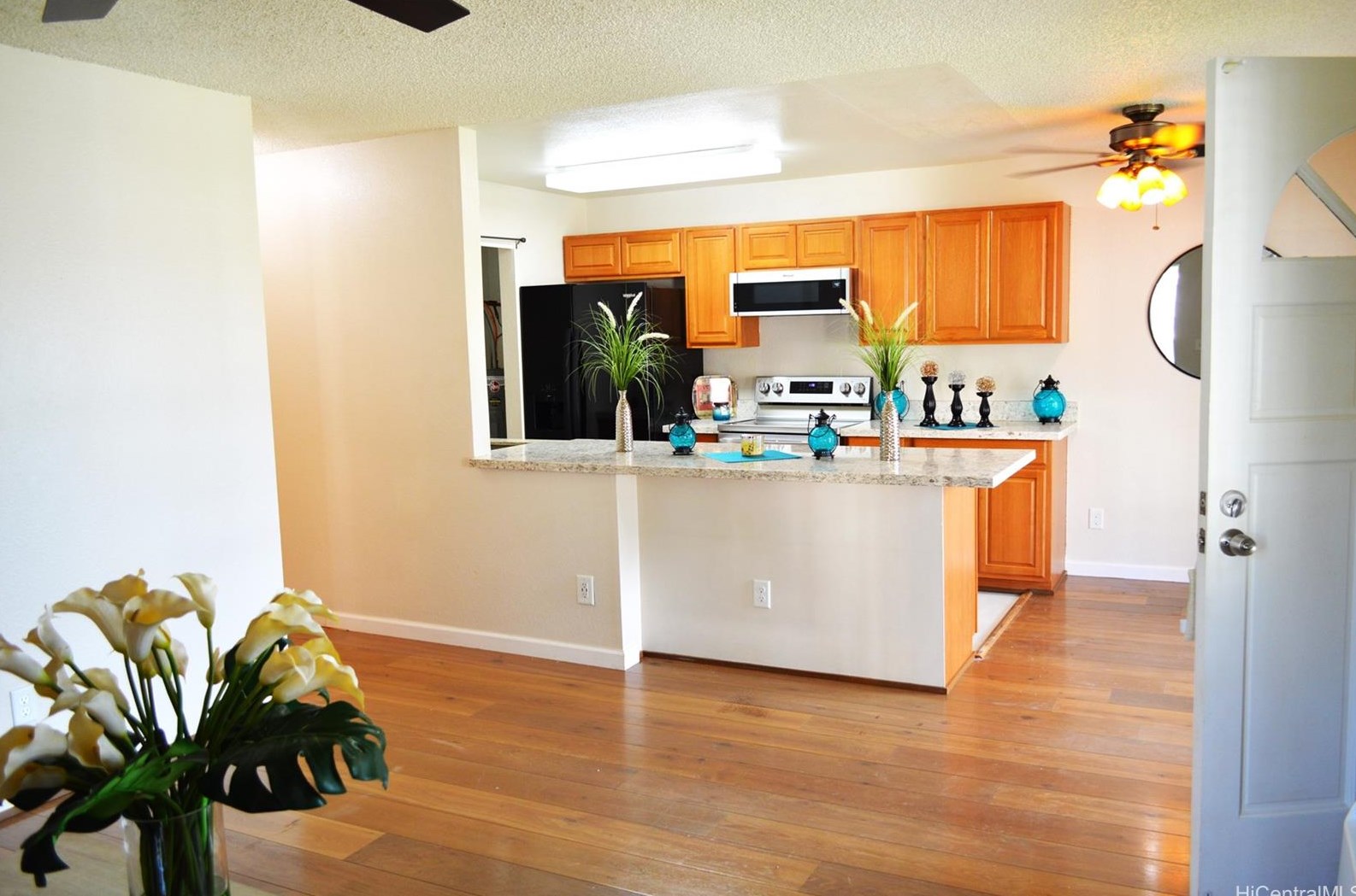 94-527 Lumiaina St #e201, Waipahu, HI 96797