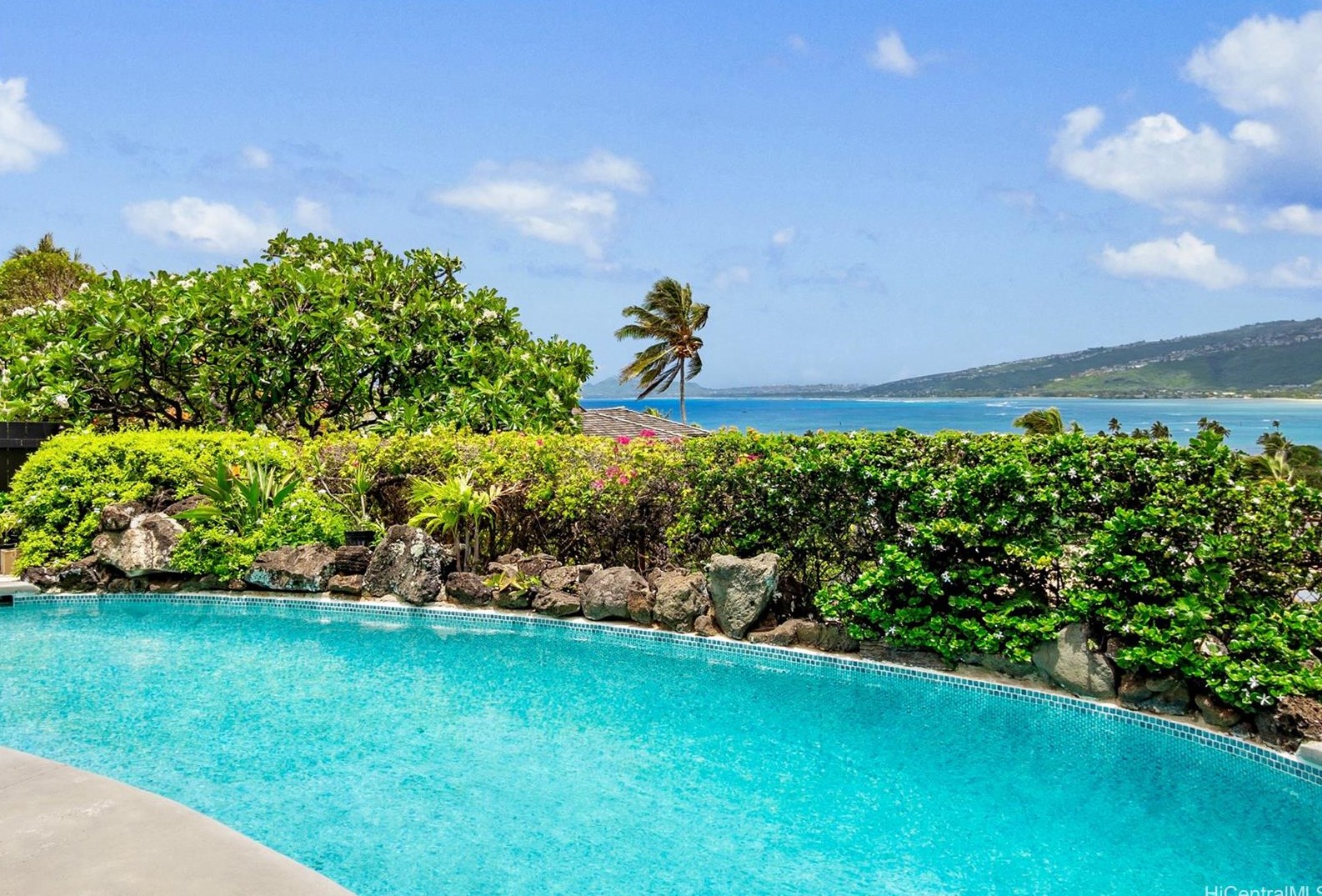 148 Makaweli St, Honolulu, HI 96825-2145